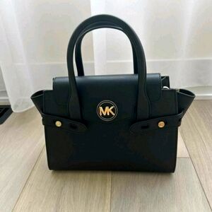 Micheal Kors Purse.